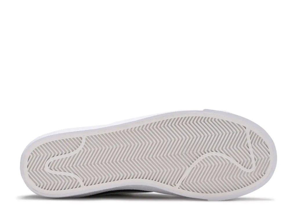 Nike Blazer black and white