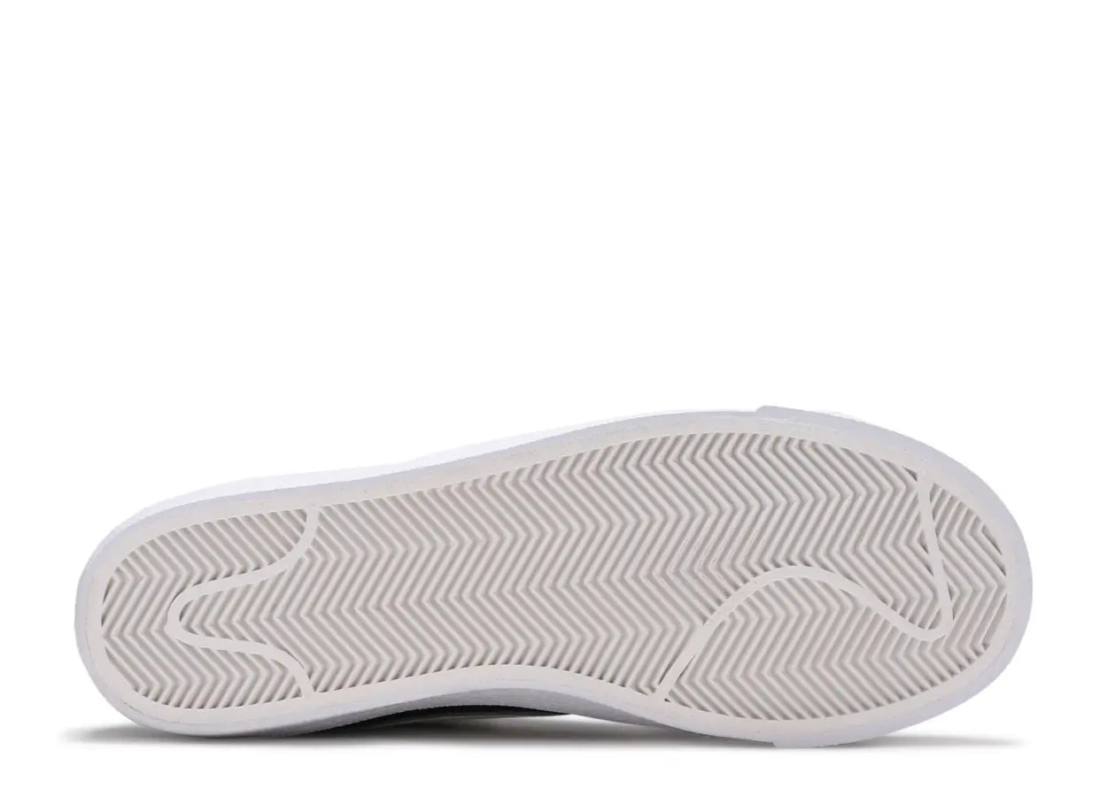 Nike Blazer black and white