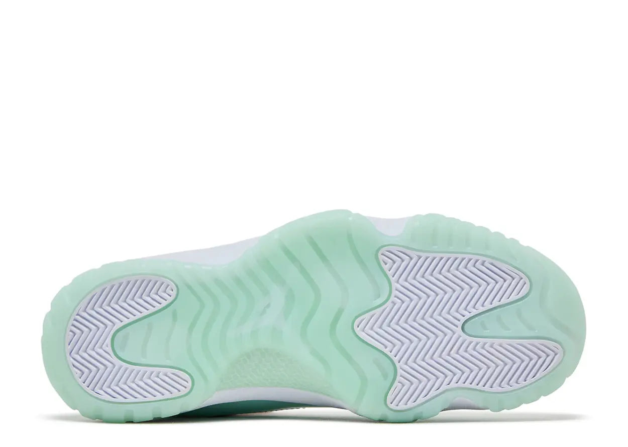 Wmns Jordan 11 Retro Low 'Igloo'